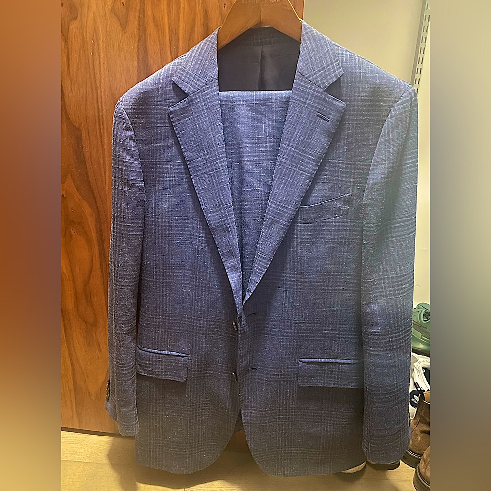 Suitsupply Havana single breasted suit. Wool Silk Linen blend. Pant size - 34